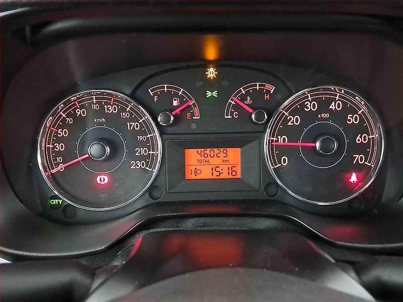 Fiat Punto (2010) 1.2, ČR,1.maj, nová STK - fotka 11 z 14