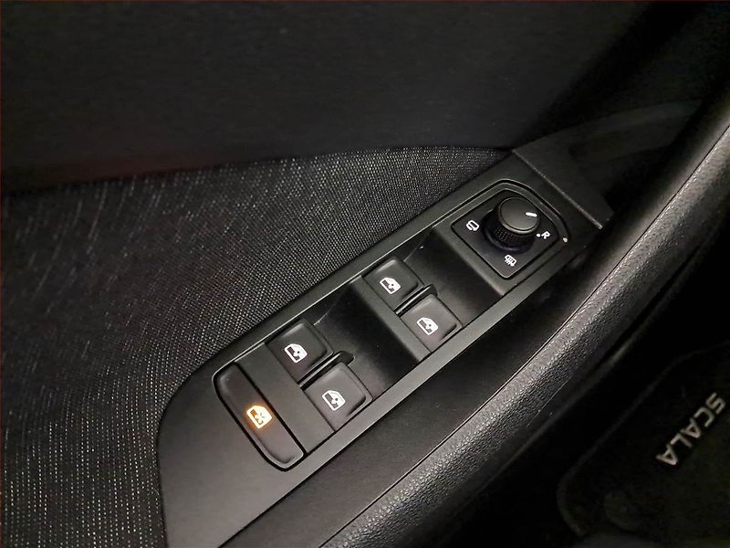 Škoda Scala (2020) 1.6 TDI, Navi, Tempomat - fotka 20 z 20