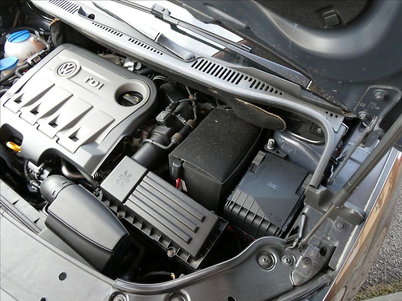 Volkswagen Touran 1,6 TDi 77kW CUP,7.míst,naviga - fotka 38 z 46
