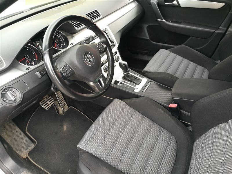 Volkswagen Passat 2,0 TDI Alltrack DSG 4motion - fotka 11 z 20