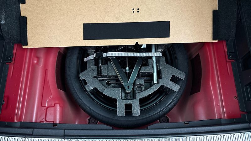 Škoda Superb 2.0 TDI DSG 4x4 Scout Combi - fotka 20 z 35