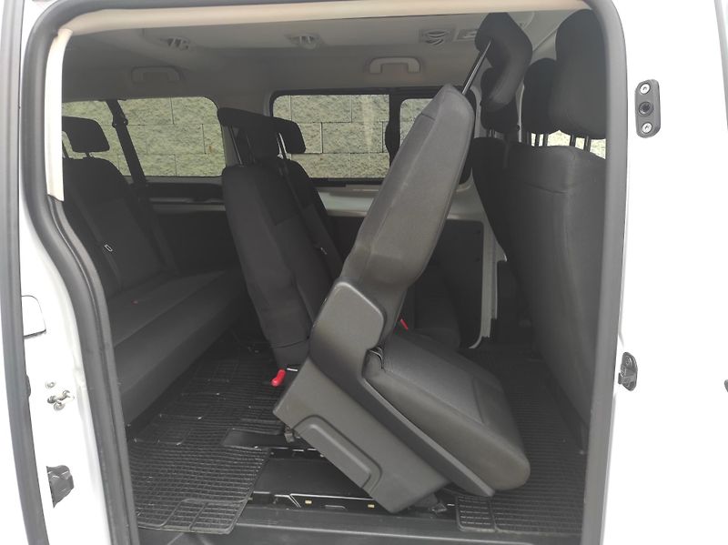 Toyota ProAce 2,0D-4D 9 míst, L2, ČR, TZ - fotka 13 z 31