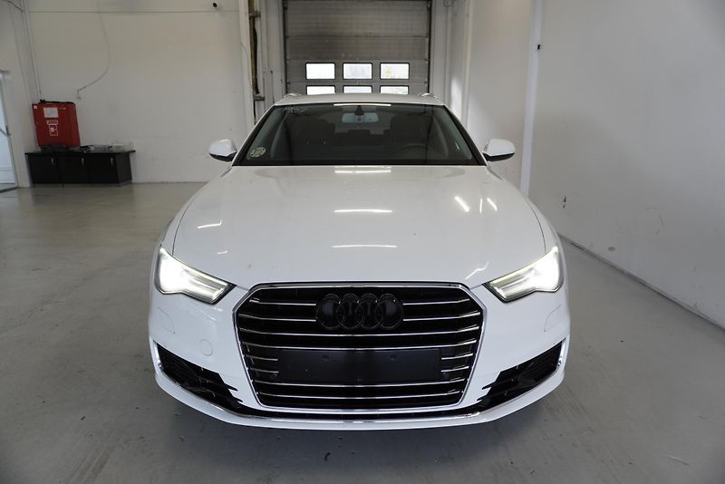 Audi A4 (2016) 2.0 TDI 140kW QUATTRO STRONIC - fotka 2 z 34