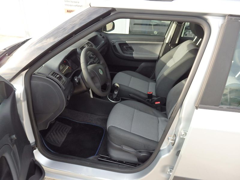 Škoda Fabia 1.4 16V 63 kW KLIMA, ZÁVĚS - fotka 6 z 12