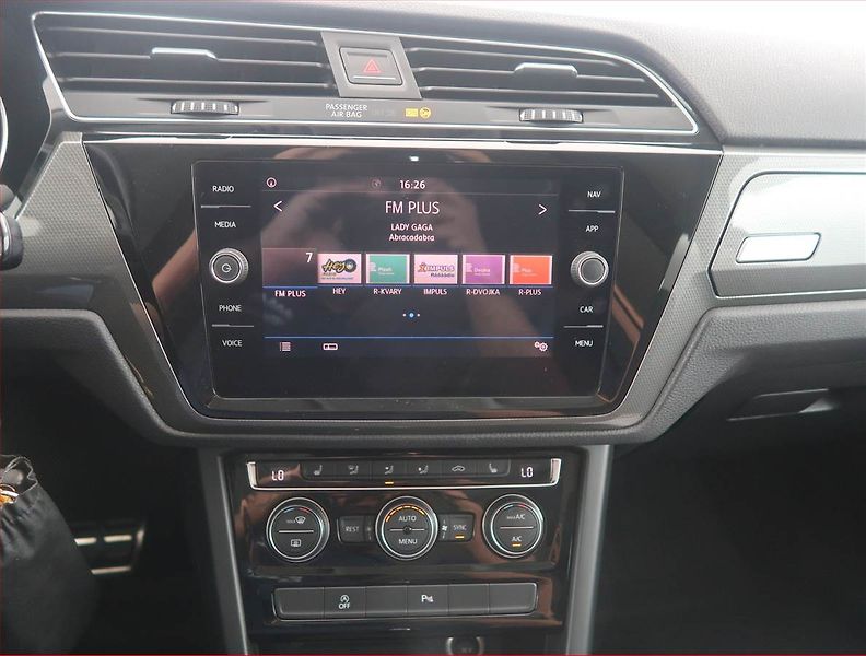 Volkswagen Touran (2018) 2.0 TDI, Automat, 7 míst - fotka 12 z 16