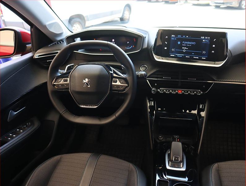 Peugeot 208 (2020) 1.2 PureTech, Automat, Kůže - fotka 7 z 20
