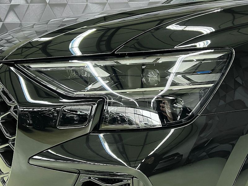 Audi RS Q8 QUATTRO, PERFORMANCE,B&O, PANO - fotka 7 z 39