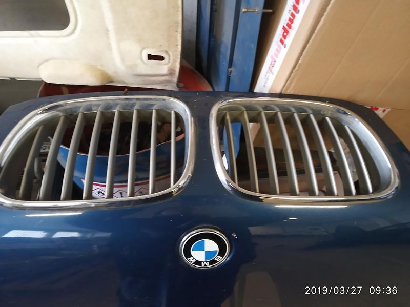 BMW X5 (2003) E53 kapota dunkel blau - fotka 3 z 3