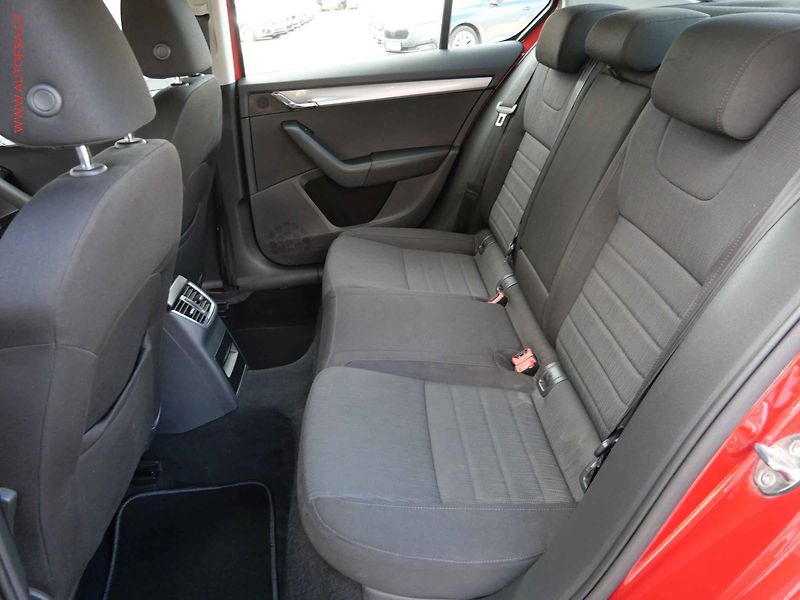 Škoda Octavia (2016) 1.4 TSi, ČR, Style, DSG - fotka 10 z 22