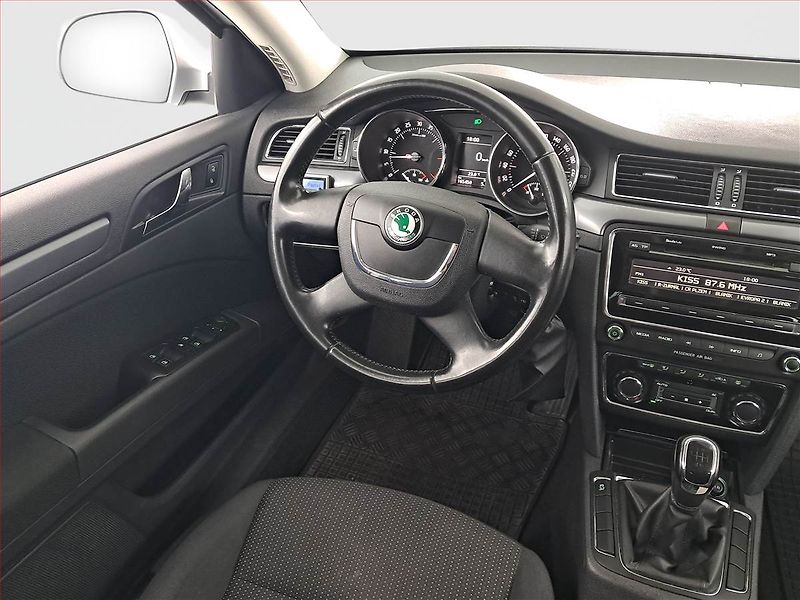 Škoda Superb (2012) 2.0 TDI, Tempomat - fotka 7 z 15