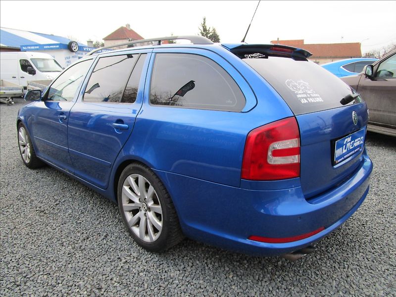 Škoda Octavia Combi 2.0TDi RS, aut. Klima - fotka 6 z 40