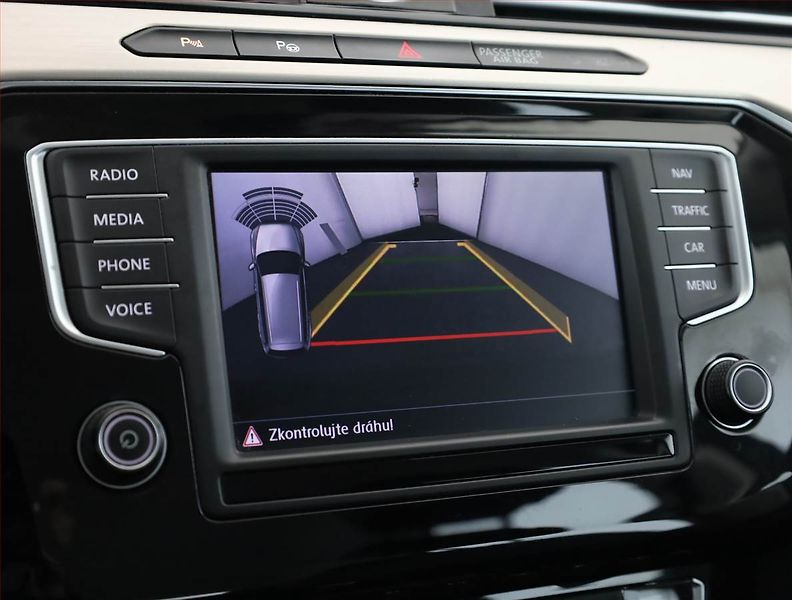 Volkswagen Passat (2016) 2.0 TDI, Automat, Serv.kniha - fotka 14 z 18
