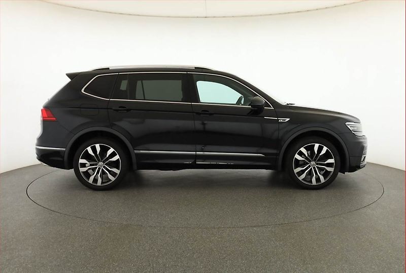 Volkswagen Tiguan Allspace (2019) R-Line 2.0 TSI - fotka 6 z 27