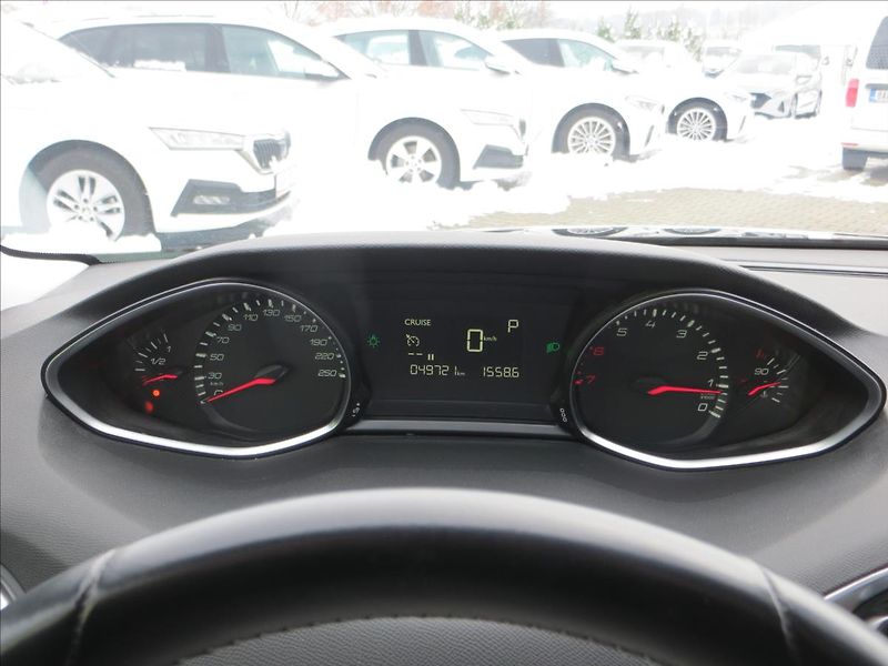 Peugeot 308 1,2 PureTech AUT8 S&S SW ČR - fotka 20 z 23