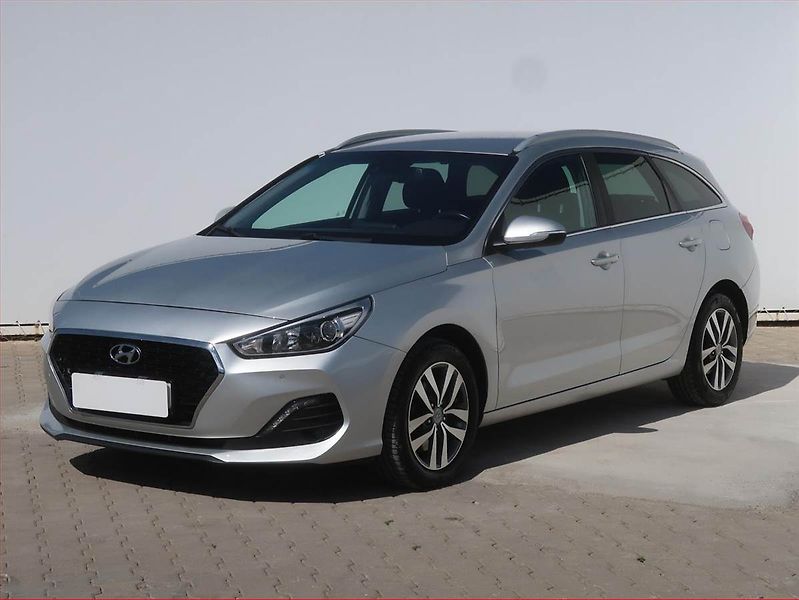 Hyundai i30 (2019) 1.6 CRDi, Tempomat - fotka 2 z 18
