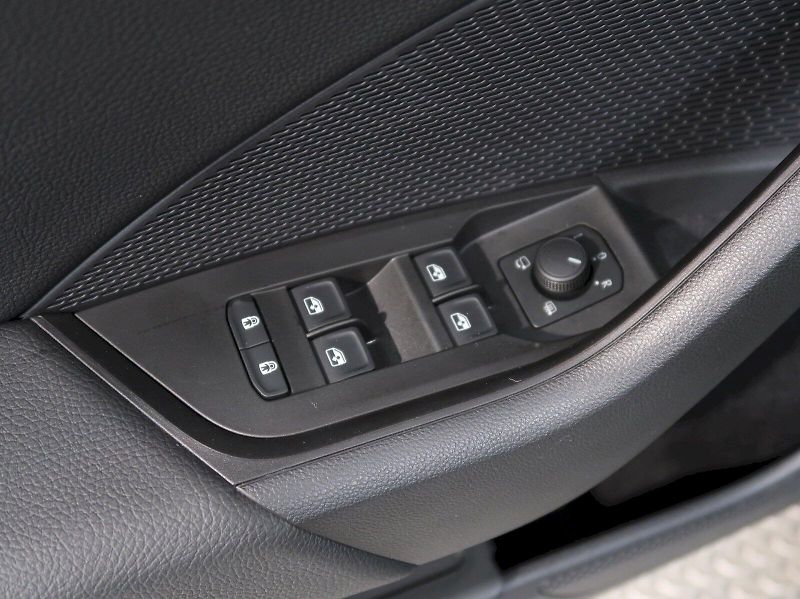 Škoda Octavia (2025) EXCLUSIVE 1.5TSI M-HEV 110KW D - fotka 42 z 47