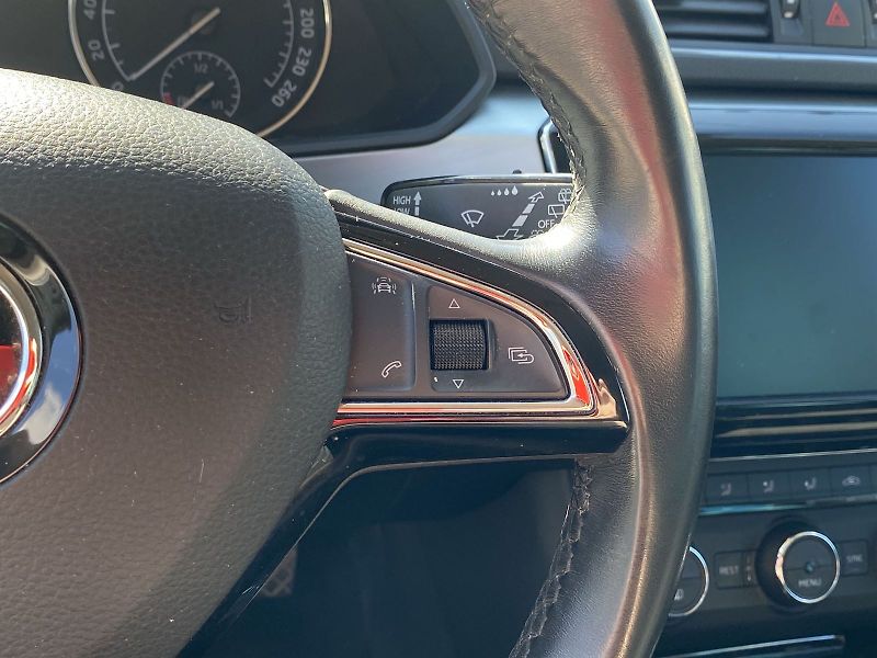 Škoda Superb (2017) Combi 2.0 TDI 4x4 Ambition - fotka 18 z 30