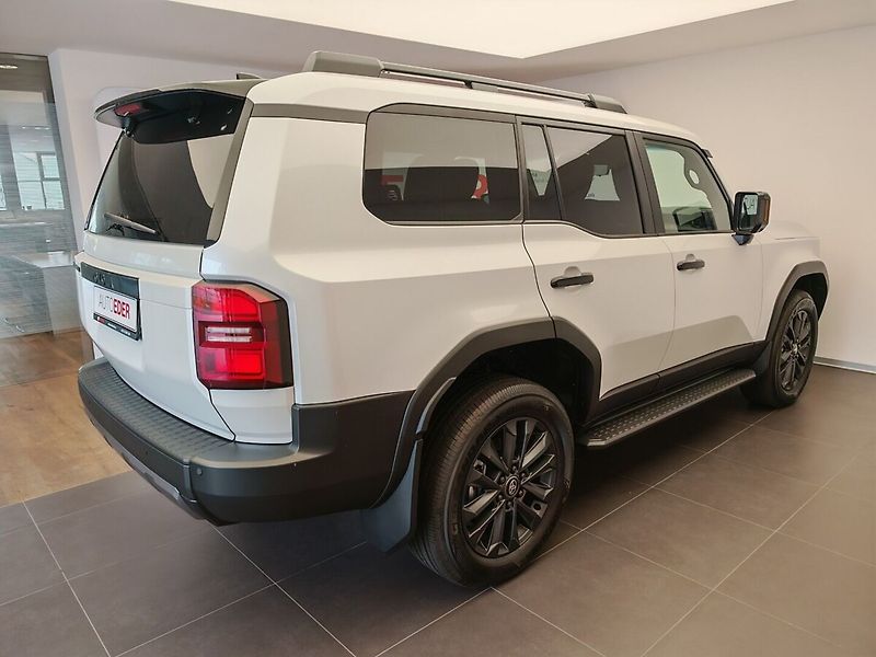 Toyota Land Cruiser 2.8 D-4D 204 k Executive AT - fotka 4 z 43
