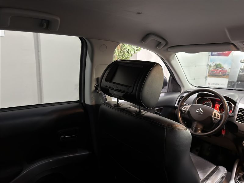 Citroën C-Crosser 2,2   HDI AWD EXCLUSIVE XENON - fotka 23 z 38