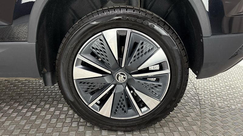 Škoda Karoq 1.5 TSI DSG Drive - fotka 19 z 26