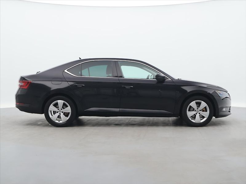 Škoda Superb 1,6 TDI 88kW DSG Aut.klima - fotka 8 z 33
