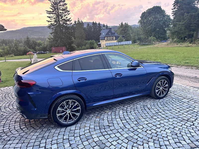 BMW X6 (2021) BMW X6 x Drive 30 d , M packet - fotka 4 z 21