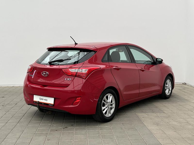 Hyundai i30 1.6  Trikolor - fotka 2 z 23