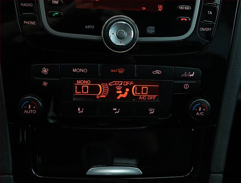 Ford Galaxy (2012) 2.0 TDCi, 7 míst, Tempomat - fotka 12 z 17