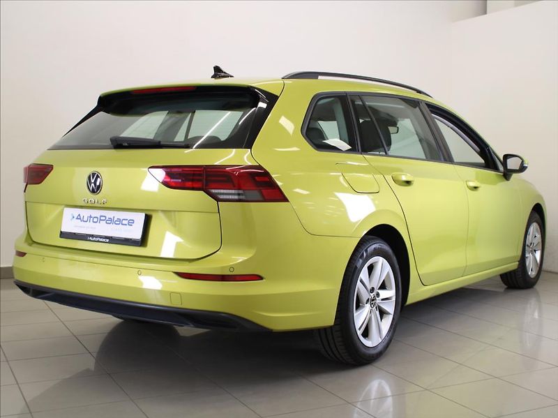 Volkswagen Golf 1,0 TSi Variant Life 53tkm.ČR - fotka 3 z 22