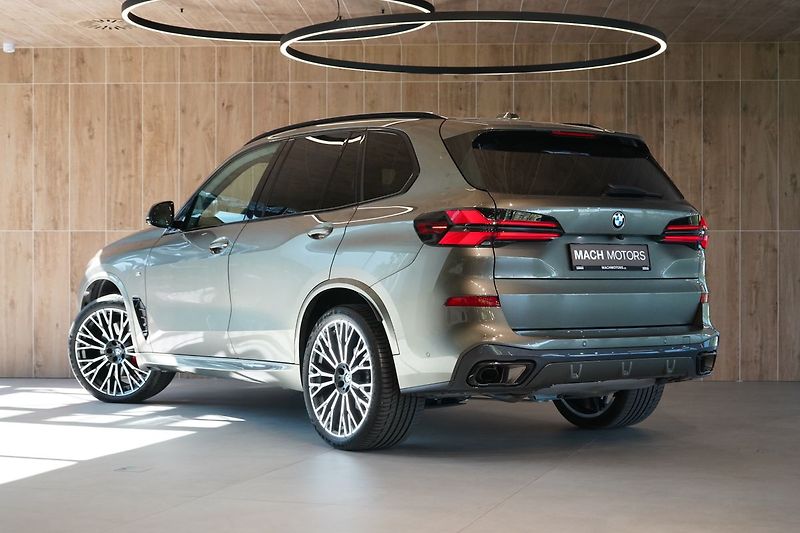 BMW X5 40d xDrive, Harman/Kardon, HUD - fotka 7 z 50