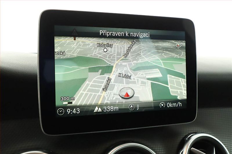 Mercedes-Benz GLA (2017) 220 d 4MATIC, 4X4 - fotka 14 z 21