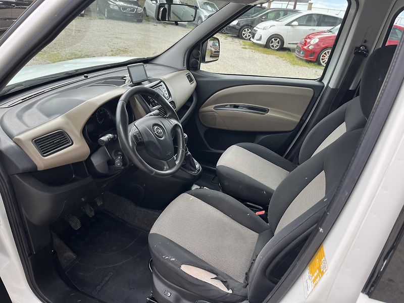 Opel Combo (2013) 1.4i 16v 70kw Klima - fotka 11 z 19
