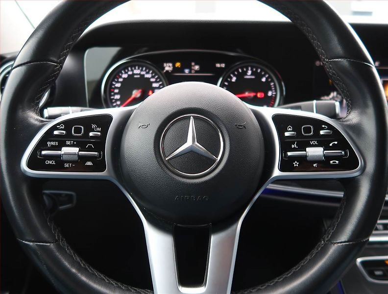 Mercedes-Benz Třídy E (2018) Avantgarde E 300 d - fotka 17 z 23