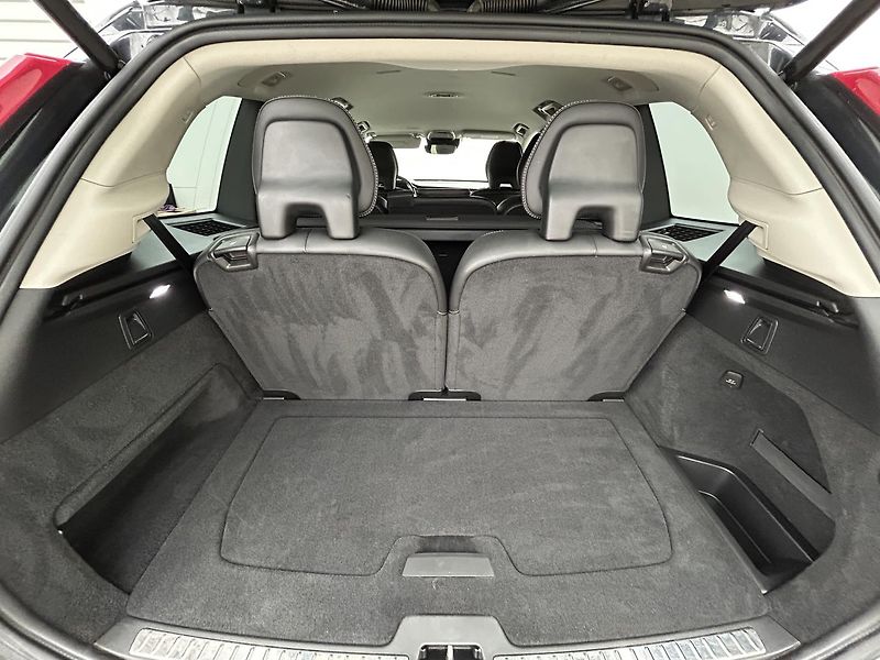 Volvo XC90 2.0 D5 4x4 Inscription - fotka 32 z 35