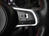 Volkswagen Golf (2017) 2.0 TSi, LED, park.čidla - náhled 15