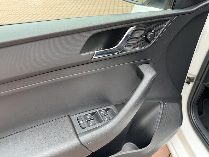 Škoda Rapid (2016) 1.6 TDI 85kW Ambition - fotka 10 z 27