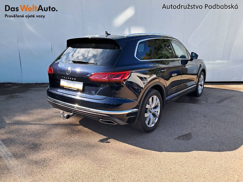 Volkswagen Touareg (2021) ELEGANCE V6 3.0 TDI / 210 kW 4 - fotka 2 z 35