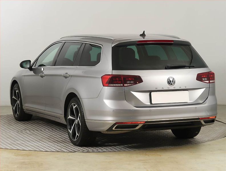 Volkswagen Passat (2019) 1.5 TSI - fotka 4 z 25