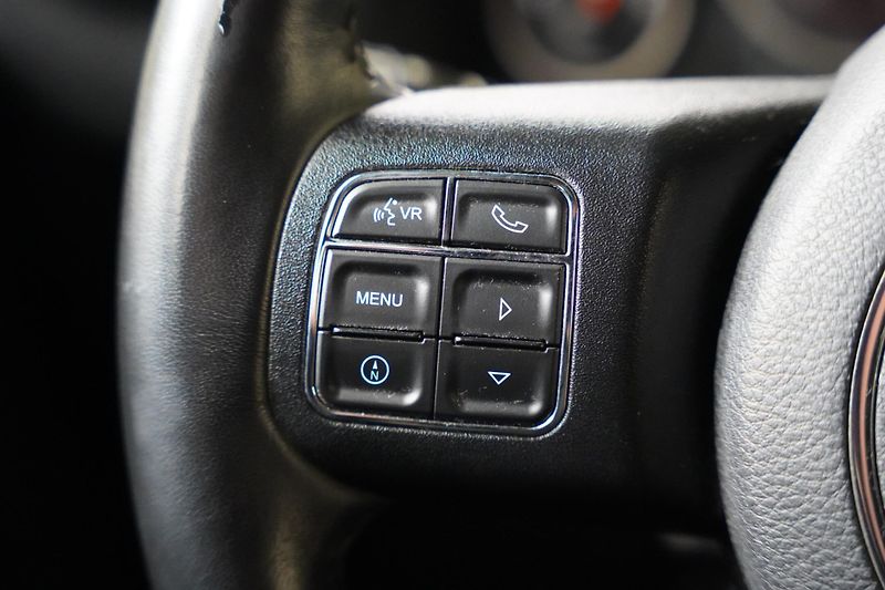 Jeep Wrangler - fotka 16 z 28