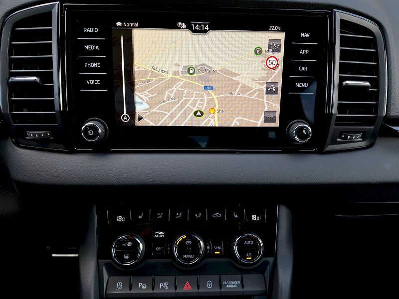 Škoda Karoq (2024) SportLine DSG 1,5TSi 110kW - fotka 31 z 35