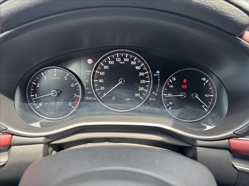 Mazda 3 2,0 Skyactiv-X 132kW GT+ - fotka 17 z 29