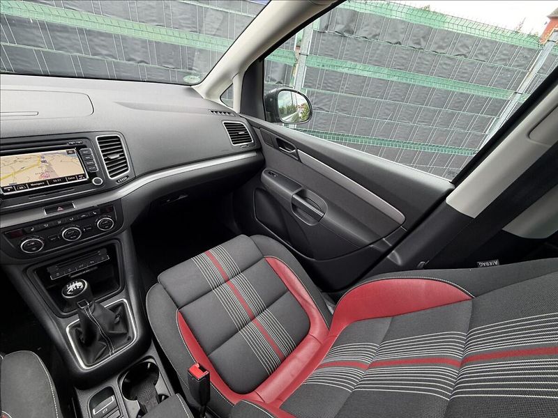 Volkswagen Sharan 2.0 TDI Match/125kW/Xenony - fotka 11 z 18