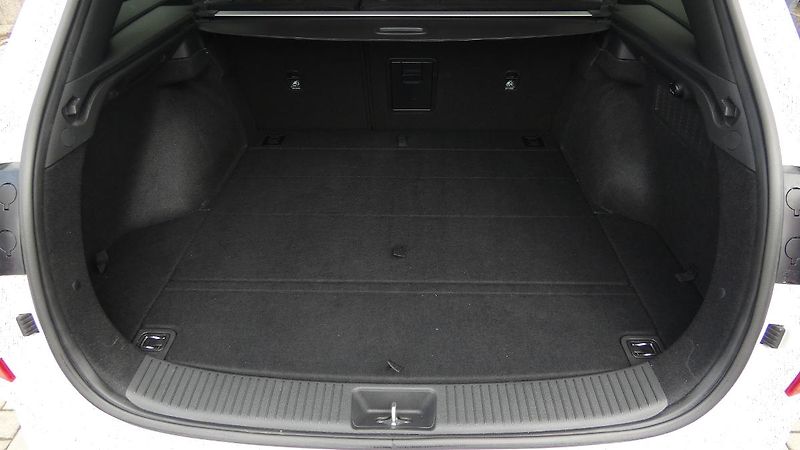Hyundai i30 Kombi 1.5 T-GDI mHEV Smart - fotka 21 z 23