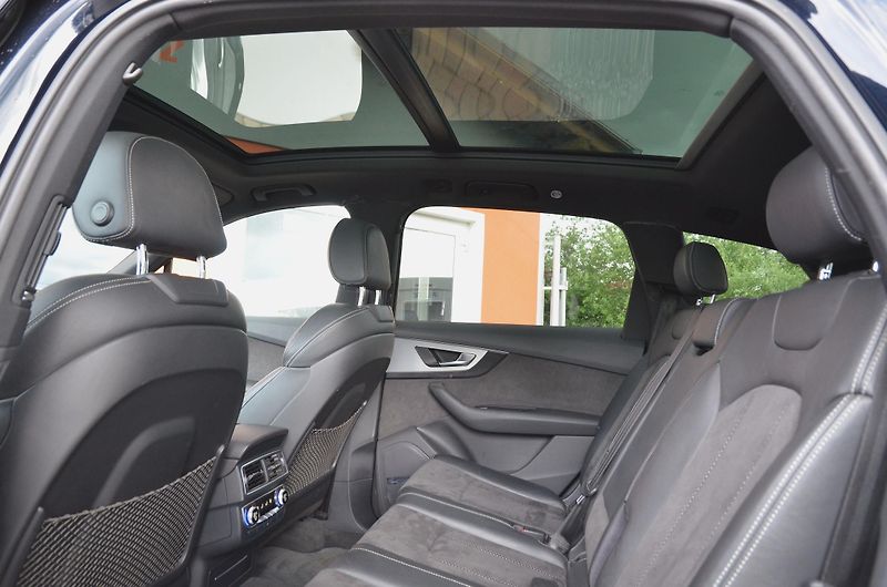 Audi Q7 (2015) 3.0 TDi Quattro S-LINE / ČR - fotka 17 z 47