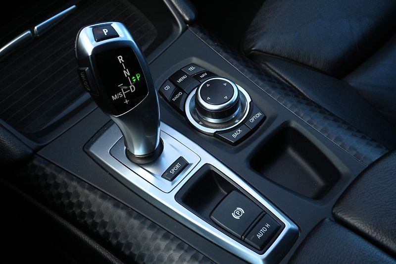 BMW X6 30d, Webasto, LED, HUD, Tažné - fotka 19 z 37