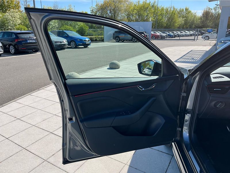 Škoda Kamiq 1,0TSi 85kW MONTE CARLO DSG - fotka 21 z 28