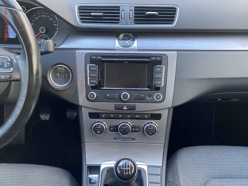 Volkswagen Passat (2014) 2.0 TDI, servis.kniha - fotka 12 z 17