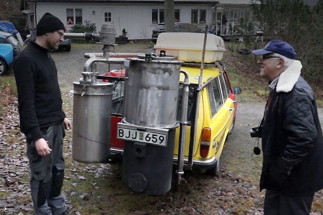 Švédský nadšenec Niklas Alexandersson přestavěl Volvo 145 z roku 1970 na dřevoplyn., zdroj: reprofoto Youtube