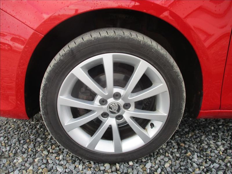 Škoda Fabia 1,2 TSI, klima, servis, 1.maj, - fotka 19 z 31