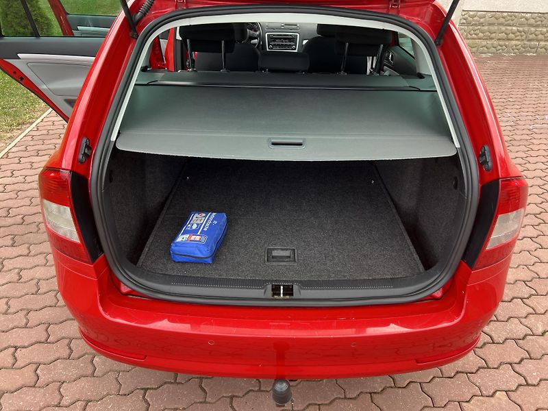 Škoda Octavia 1.2TSI 77KW,EDITION,TZ,ALU,ESP - fotka 16 z 47